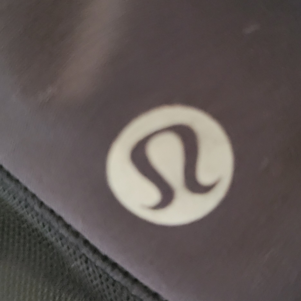 Lululemon hotty hot shorts 2.5